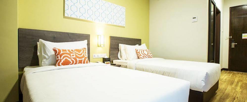 Humaira Hotel Tanah Merah  Esterno foto