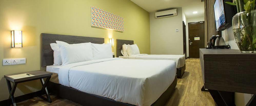 Humaira Hotel Tanah Merah  Esterno foto