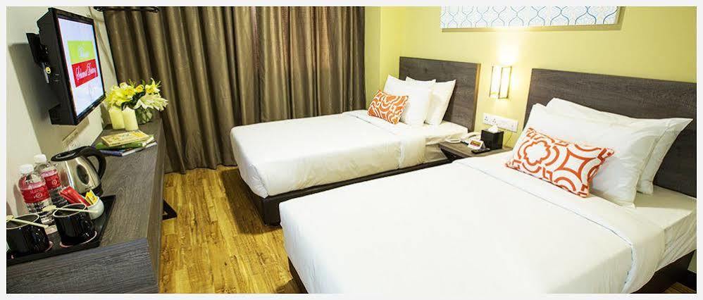 Humaira Hotel Tanah Merah  Esterno foto