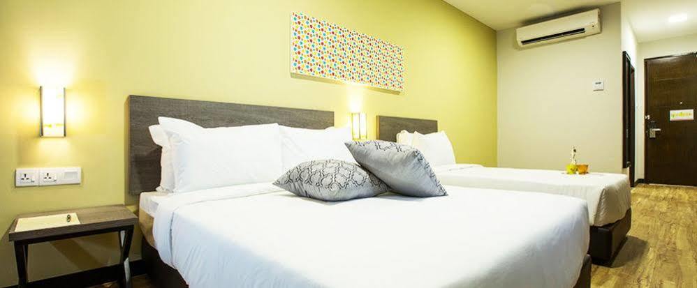 Humaira Hotel Tanah Merah  Esterno foto