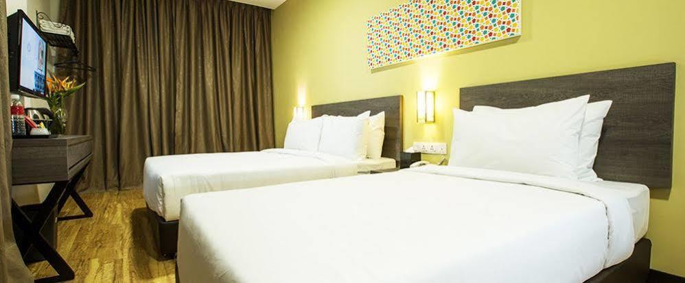 Humaira Hotel Tanah Merah  Esterno foto