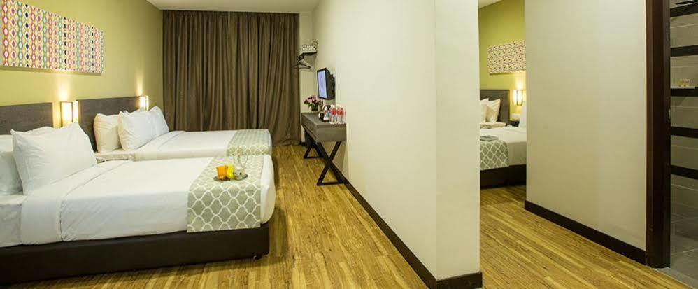 Humaira Hotel Tanah Merah  Esterno foto